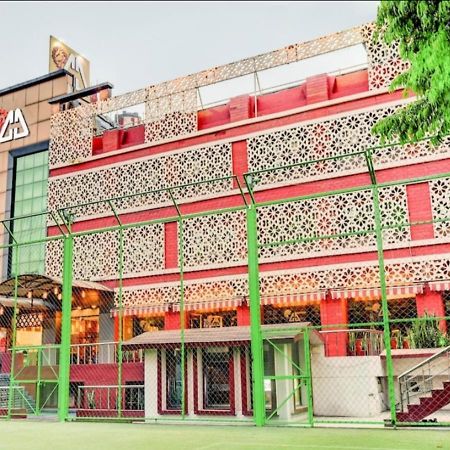Hotel Citi Club Kanpur Esterno foto