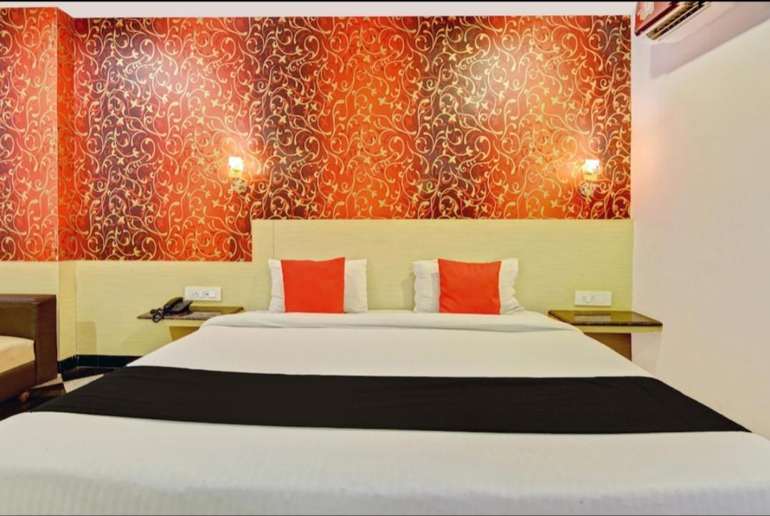 Hotel Citi Club Kanpur Esterno foto