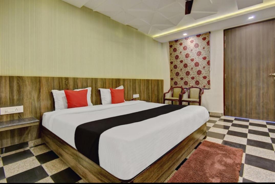 Hotel Citi Club Kanpur Esterno foto