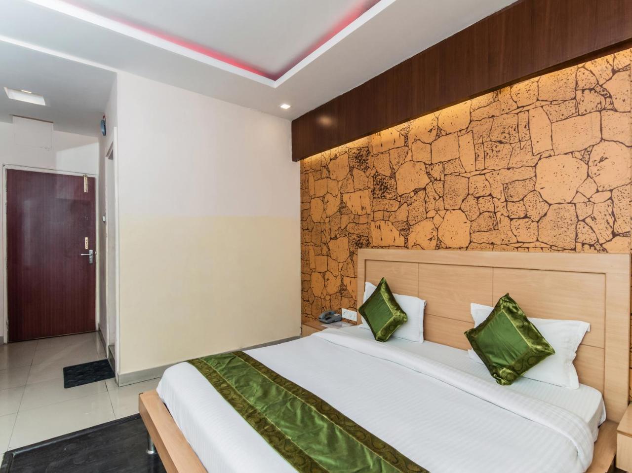 Hotel Citi Club Kanpur Esterno foto