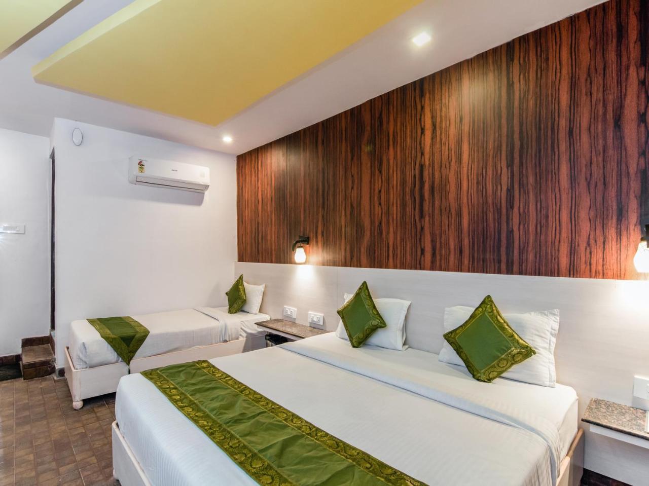 Hotel Citi Club Kanpur Esterno foto
