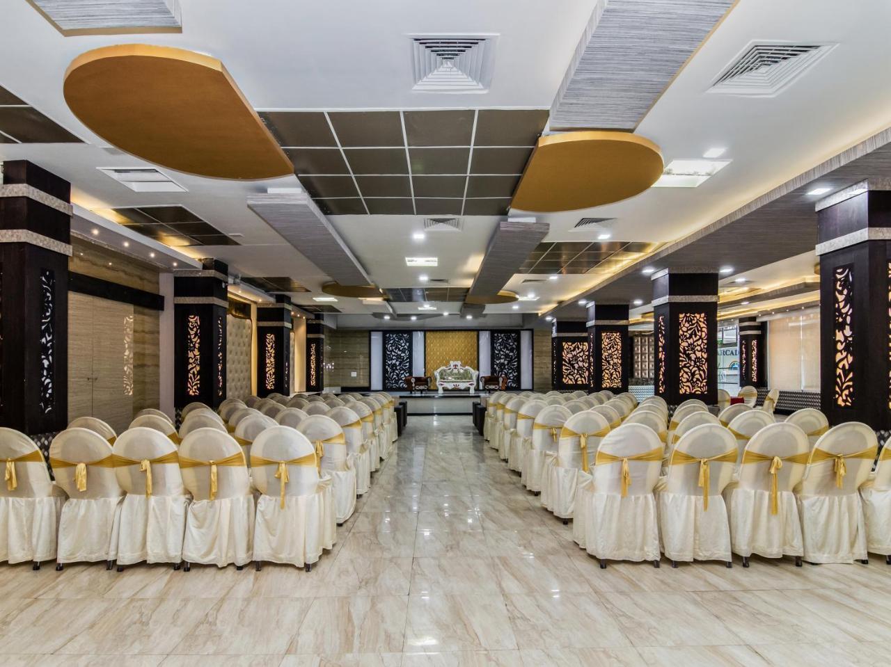 Hotel Citi Club Kanpur Esterno foto