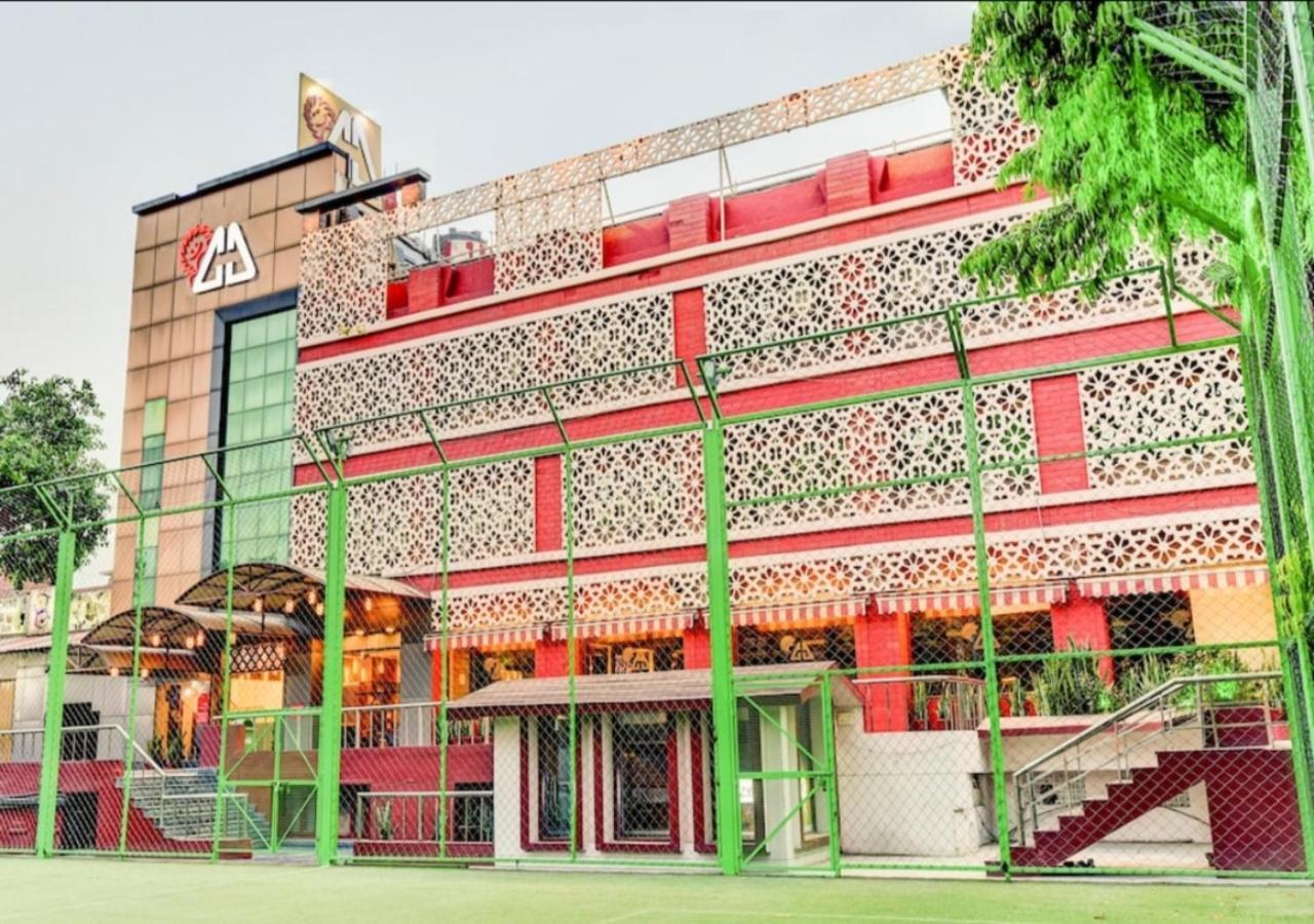 Hotel Citi Club Kanpur Esterno foto