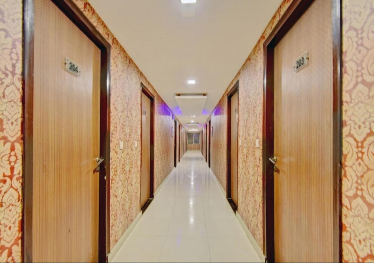 Hotel Citi Club Kanpur Esterno foto