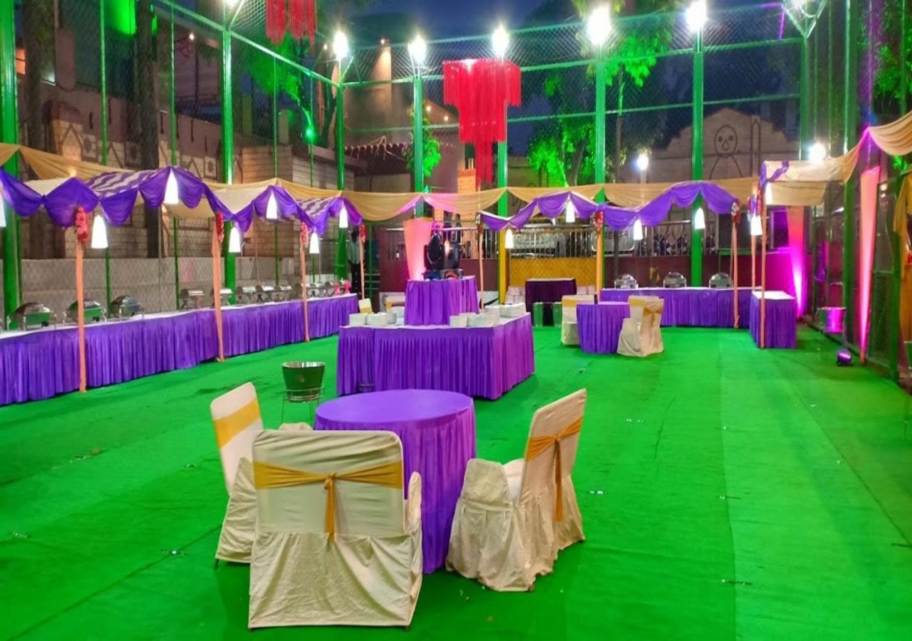 Hotel Citi Club Kanpur Esterno foto