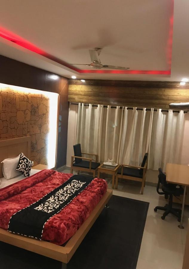 Hotel Citi Club Kanpur Esterno foto