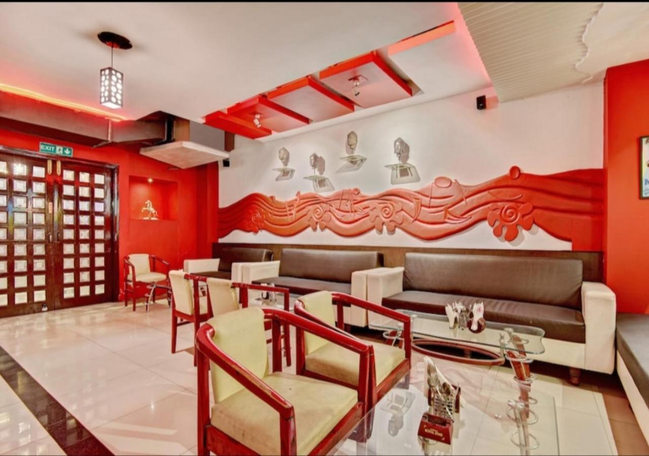 Hotel Citi Club Kanpur Esterno foto